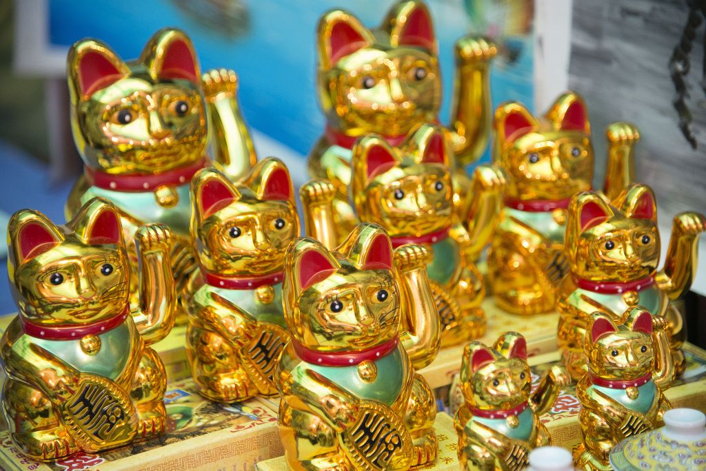 Hong Kong, fortune cats (Zhaocai Mao), 2013
