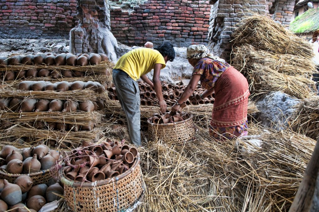 Bhaktapur, ceramic oven straw
