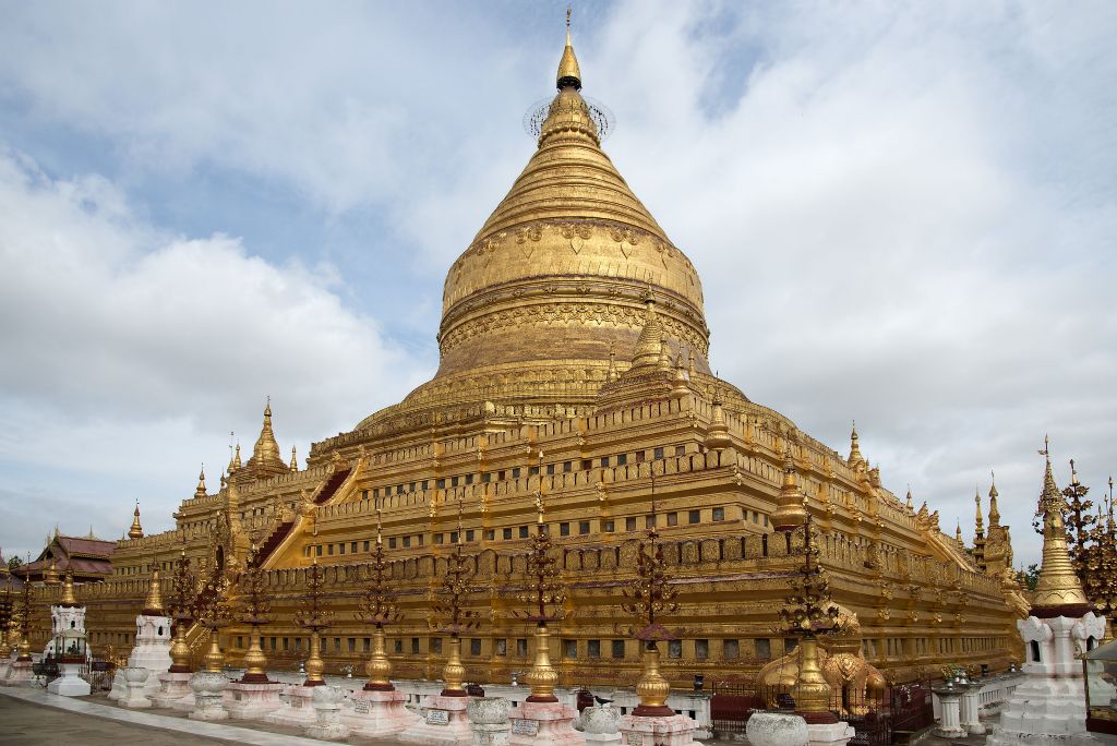 Bagan, Shwezi Gon Pagoda