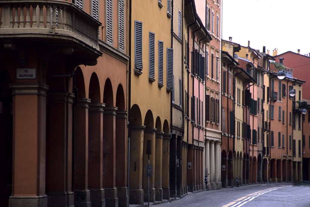 Bologna, Saragosse Street