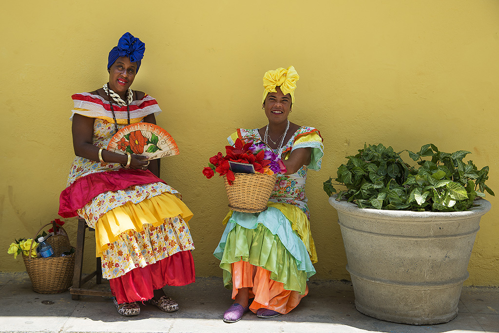 La Habana.  Floristas floreadas