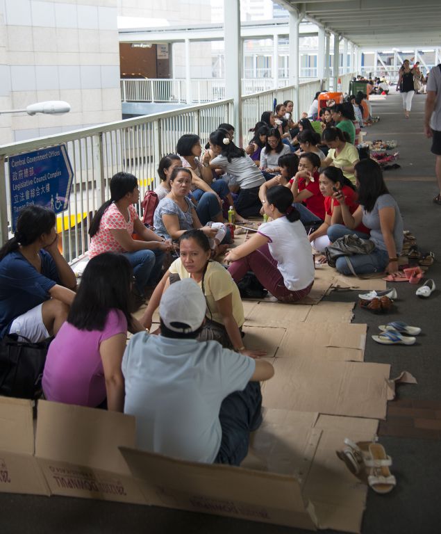 Hong Kong, empleadas de hogar en su día libre