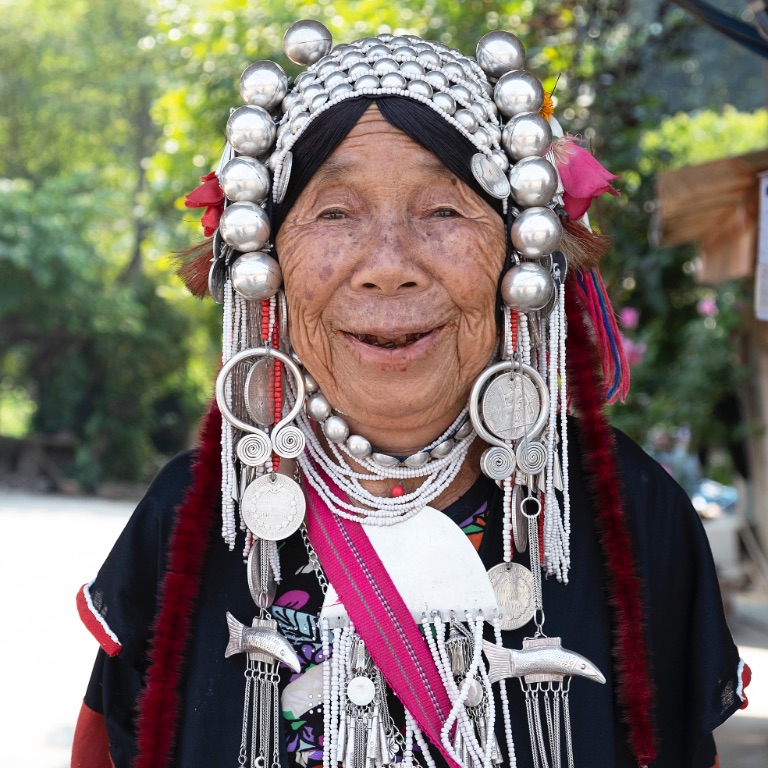 Mujer de la tribu Akha, Ruammit (Tailandia), 2020