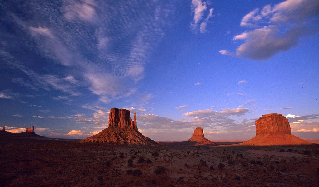 Monument Valley  (Utah), 2000