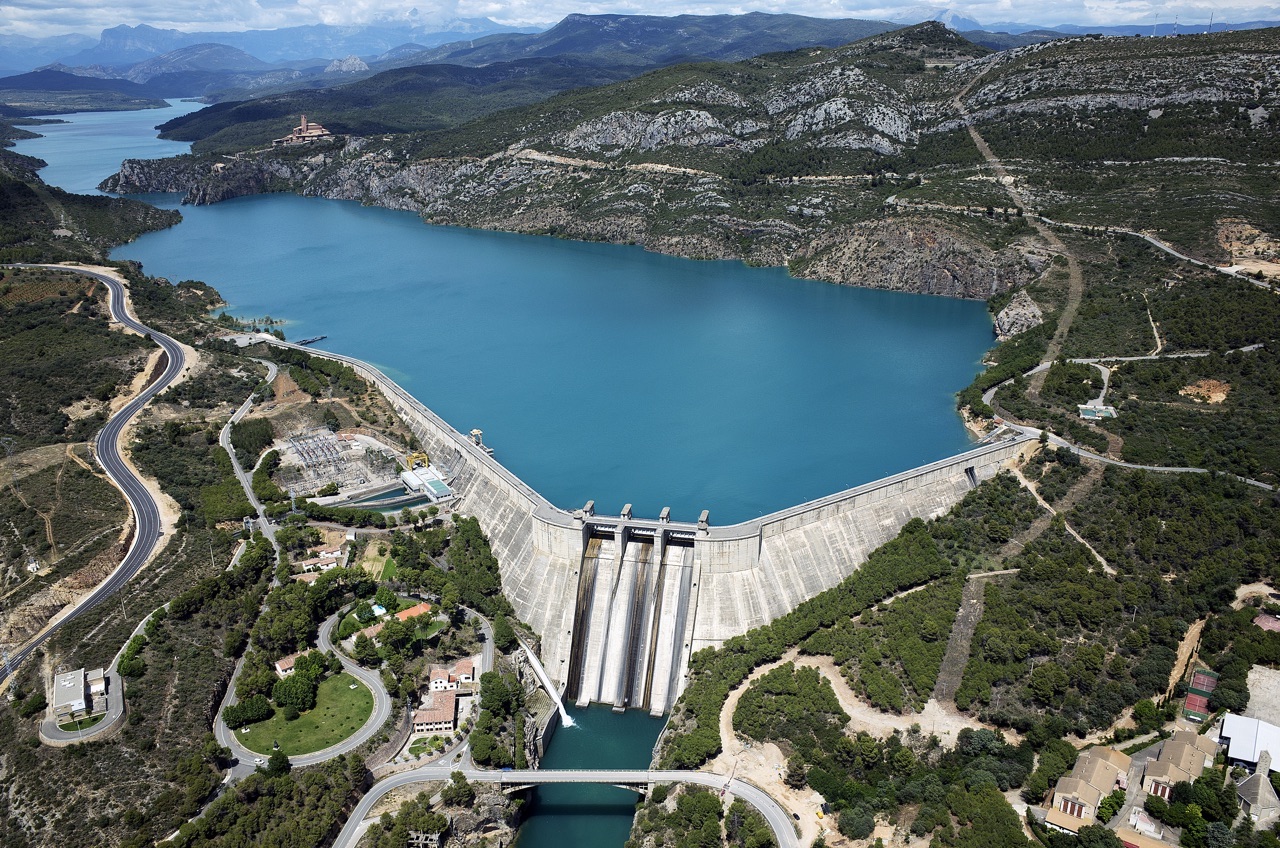 El Grado dam (Huesca)