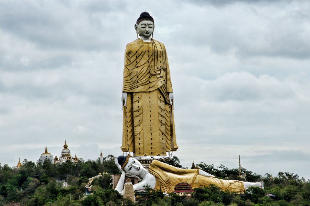 Monywa, Bodi Ta Htaung Pagoda, giant Buddhas