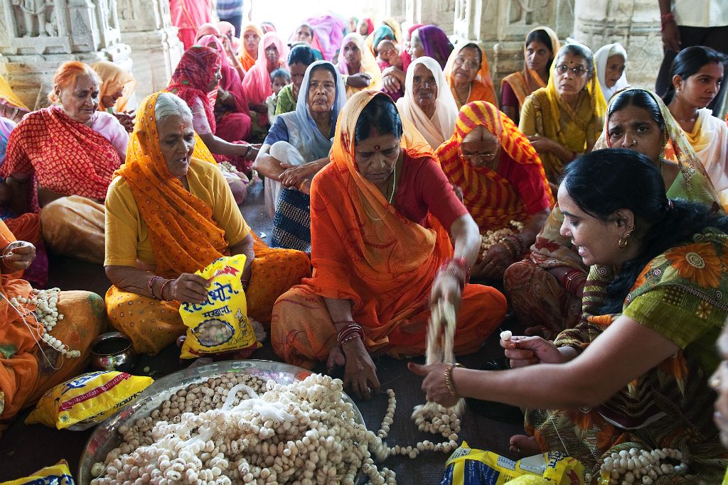 Udaipur, offerings in Jagdish Mandir