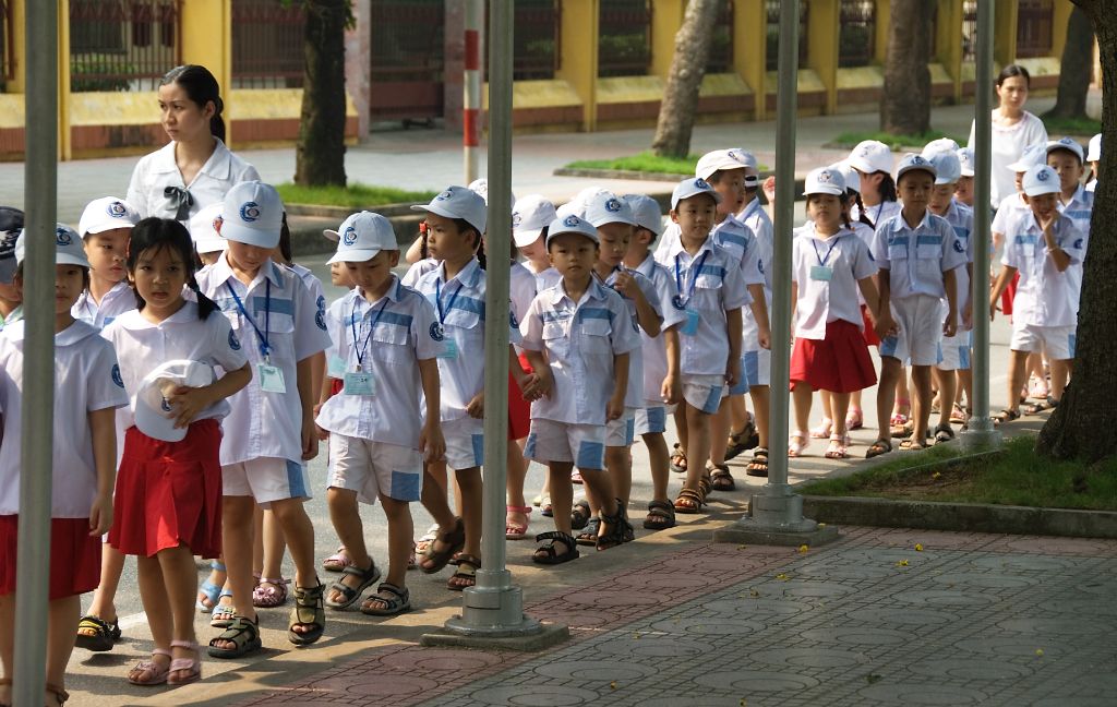 Vietnam - Hanoi, Children waiting to visit the Ho Chi Minh mausoleum