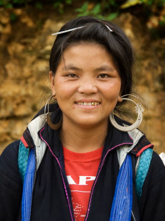 Vietnam - Joven de etnia minoritaria en Sapa