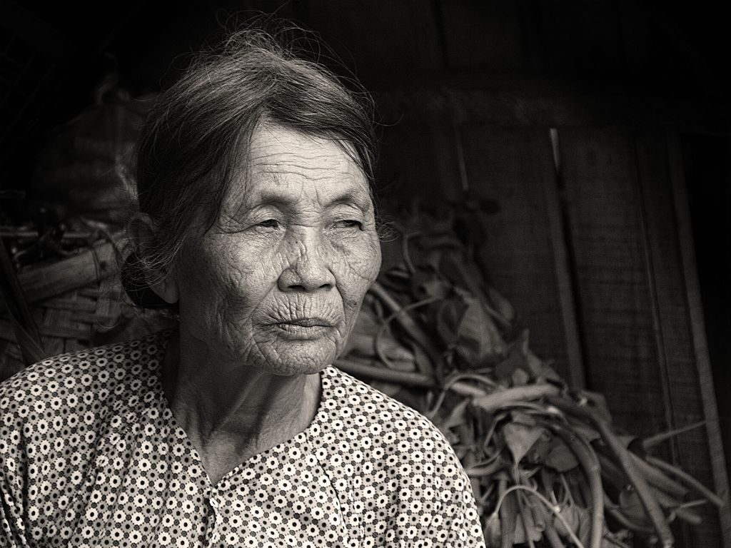 Vietnam - Anciana en el mercado de Hoi An